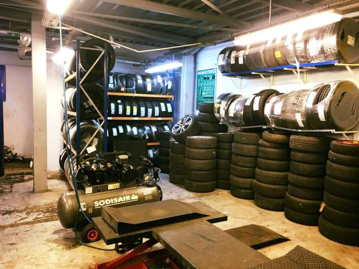  Vente de pneus Cergy